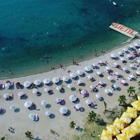 Luxury tent Bueno Beach Club